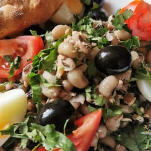 Salada com feijao frade e atum KOP